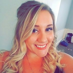 Meet your Posher, Nikki